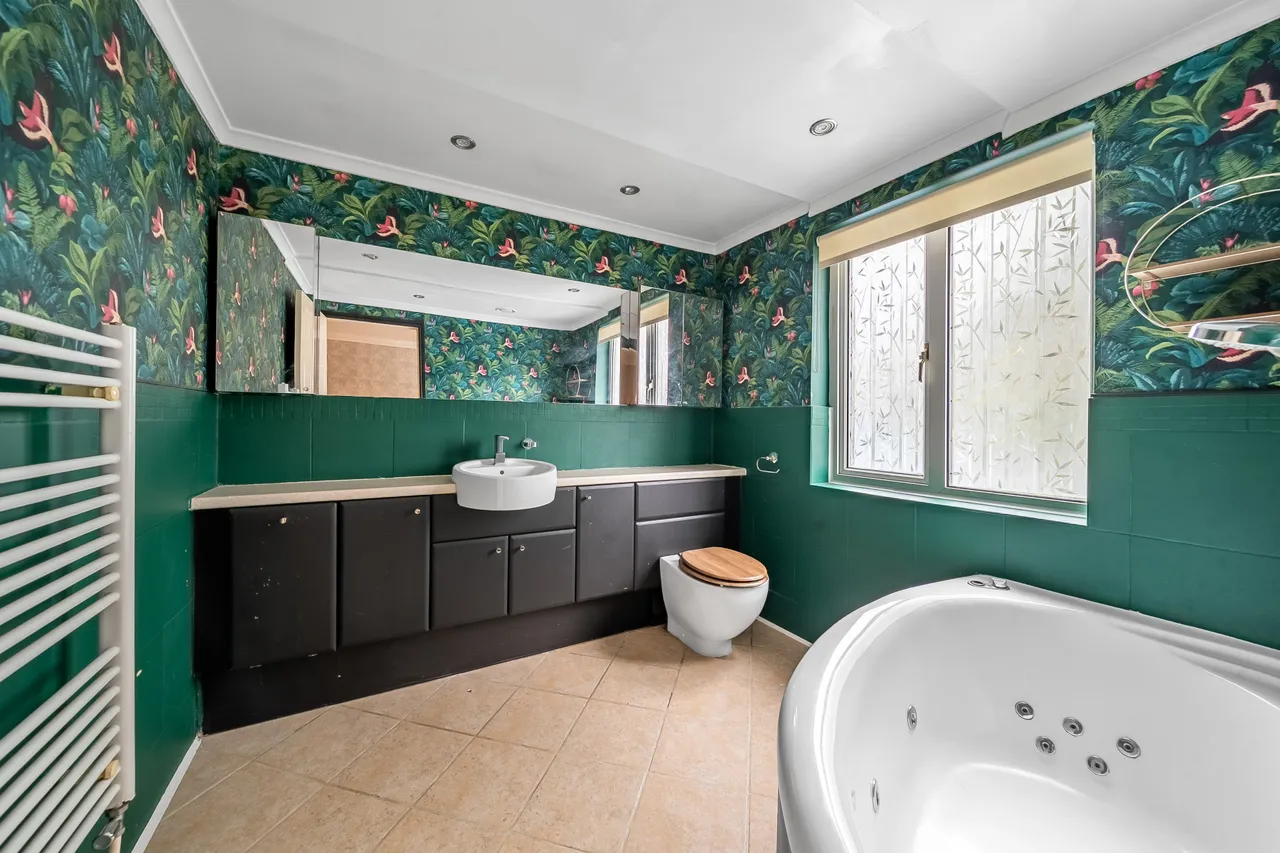Thames Close, Chertsey, KT16, photo 13