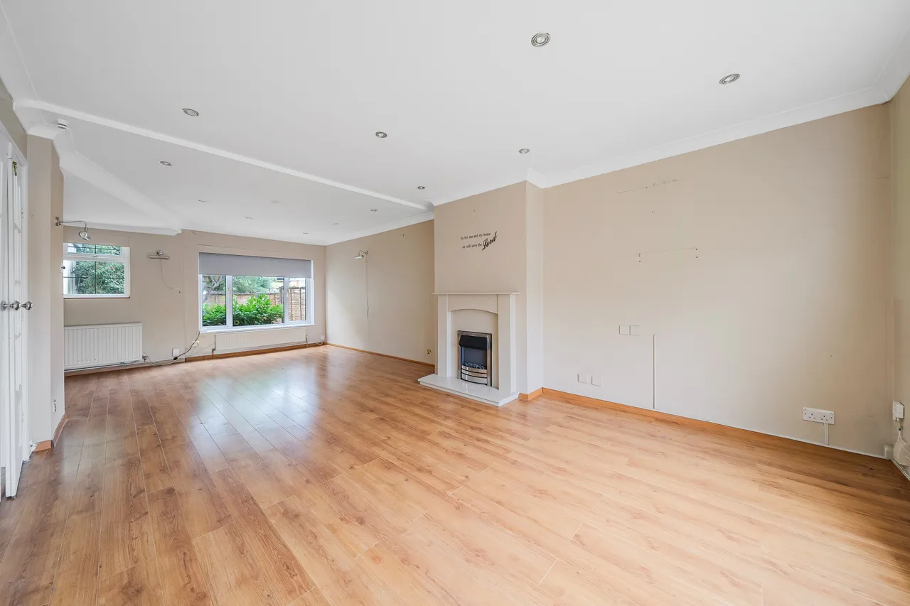 Thames Close, Chertsey, KT16, photo 3