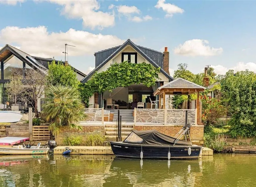 The Island, Thames Ditton, KT7, photo 2