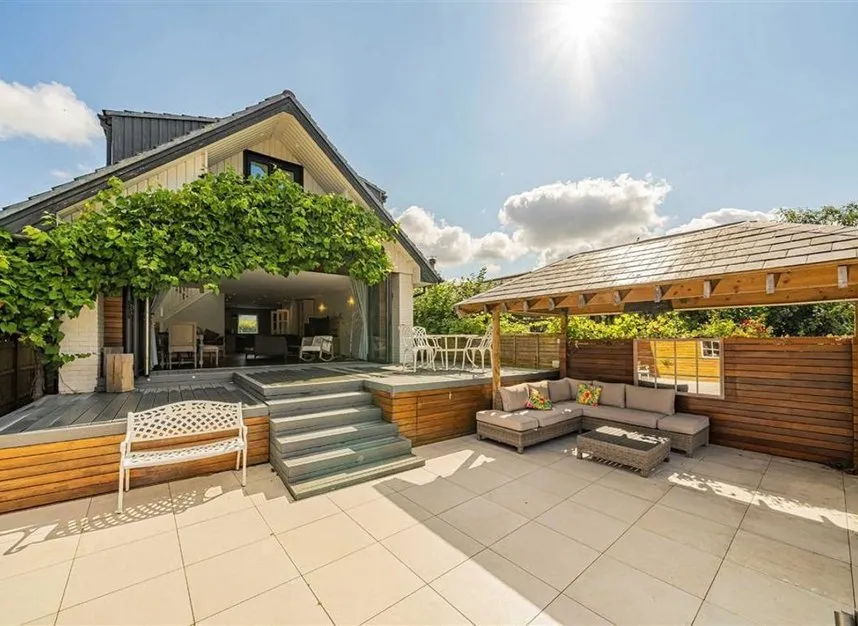 The Island, Thames Ditton, KT7, photo 3