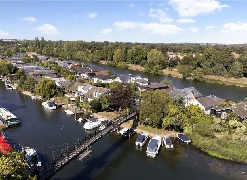 4 bed property for sale, The Island, Thames Ditton, KT7