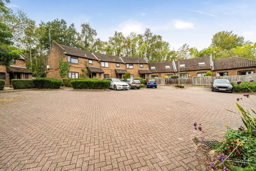 Nottingham Close, Woking, GU21, photo 17