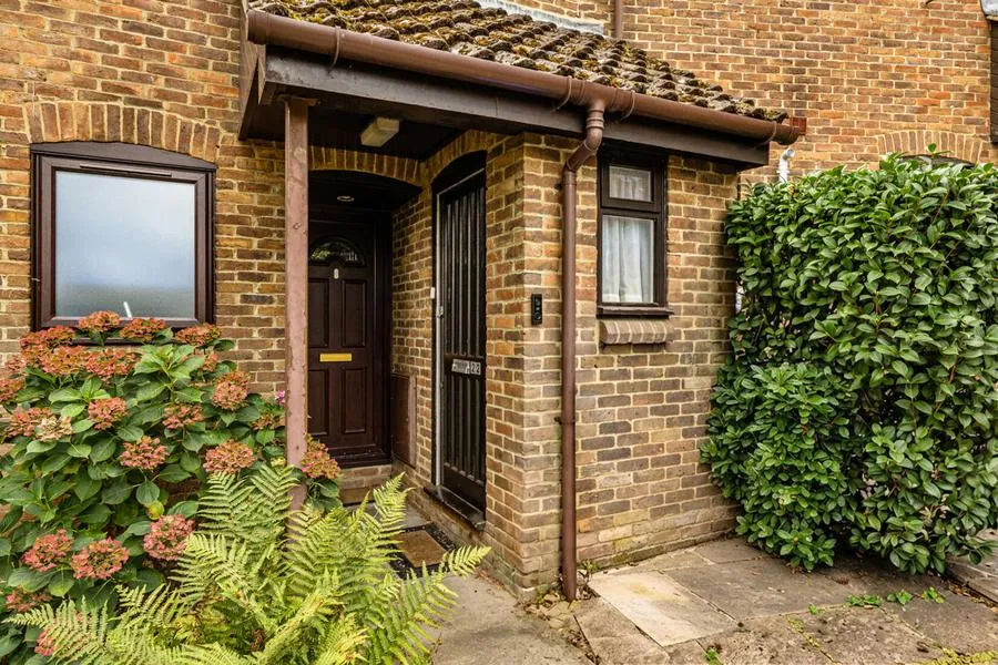 Nottingham Close, Woking, GU21, photo 15