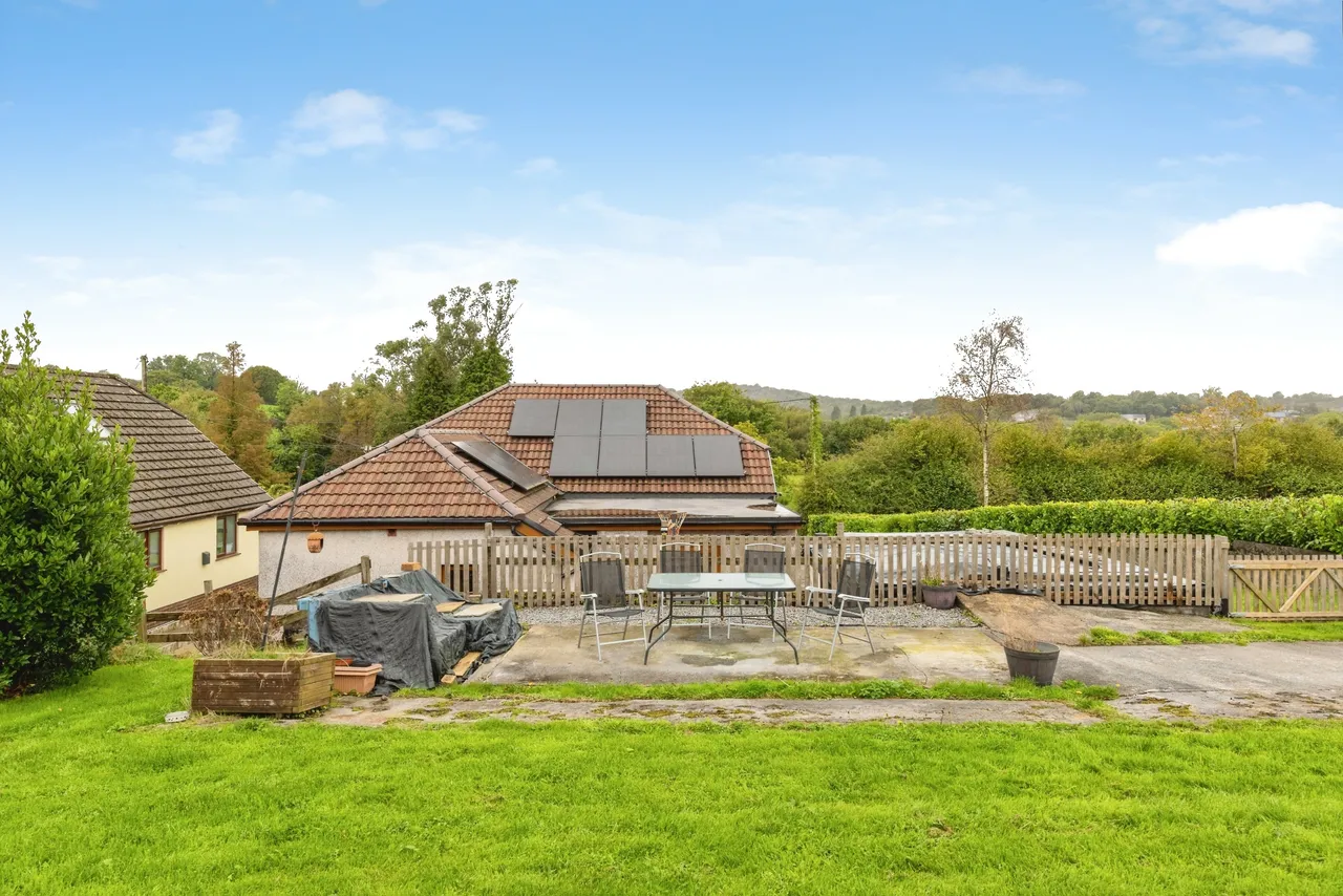 Capel Seion Road, Llanelli, SA15, photo 42