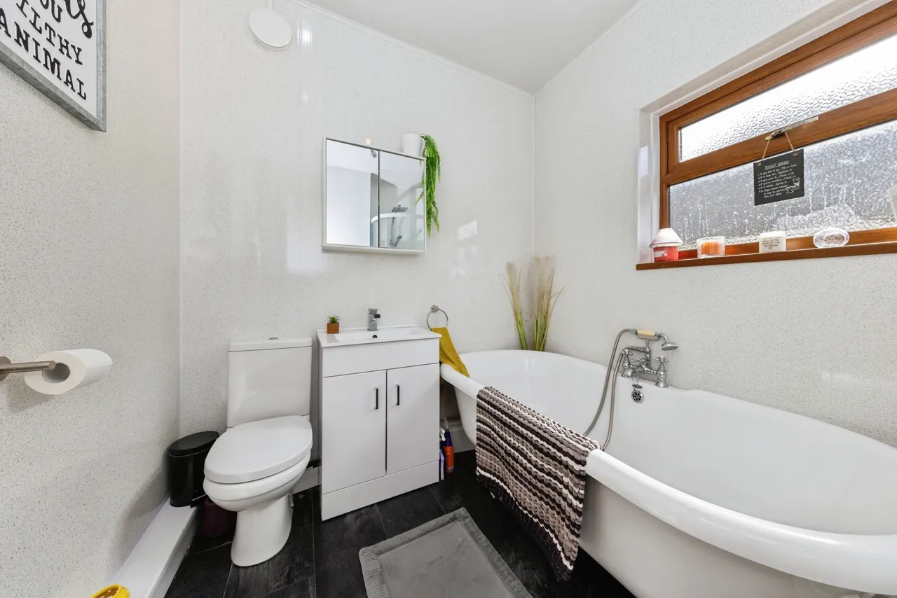 Capel Seion Road, Llanelli, SA15, photo 33