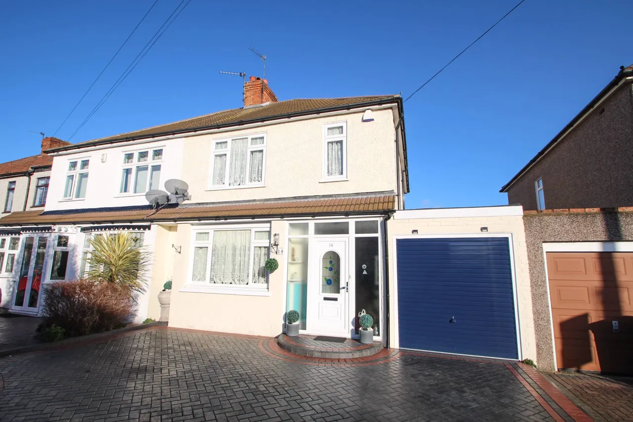 3 bed house for sale — Vaughan Road, Welling