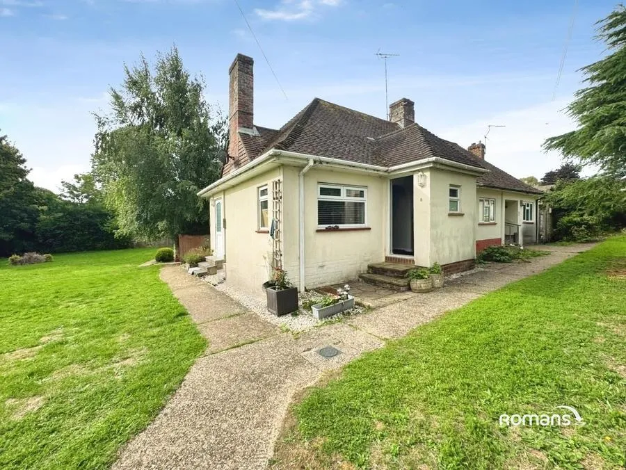 2 bed house for sale, Grove Close, Basingstoke, RG21