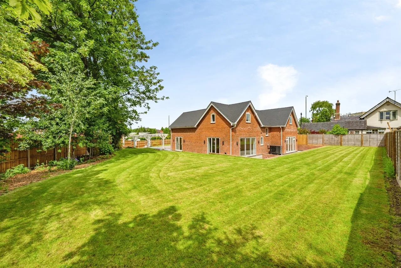 Old Derby Road, Ashbourne, DE6, photo 14