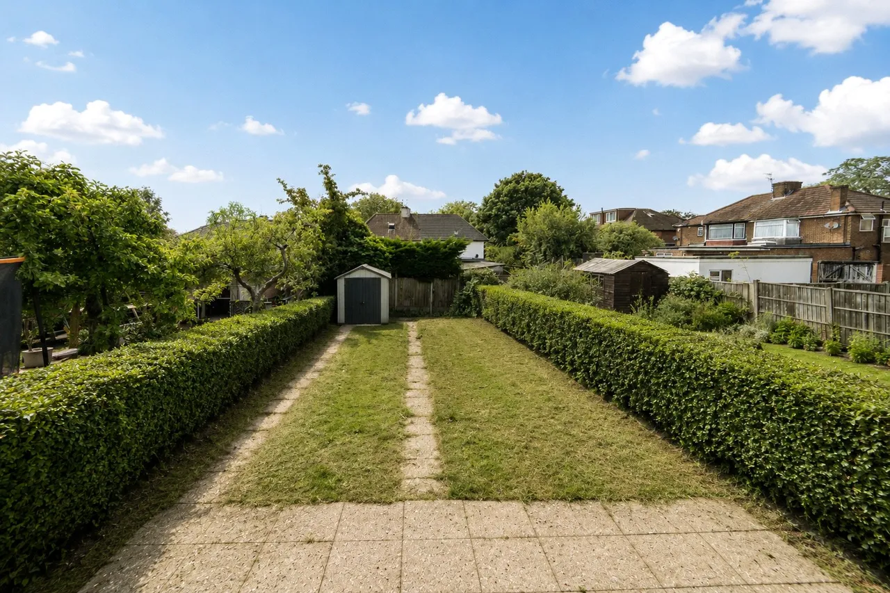 Thistlecroft Gardens, Stanmore, HA7, photo 11
