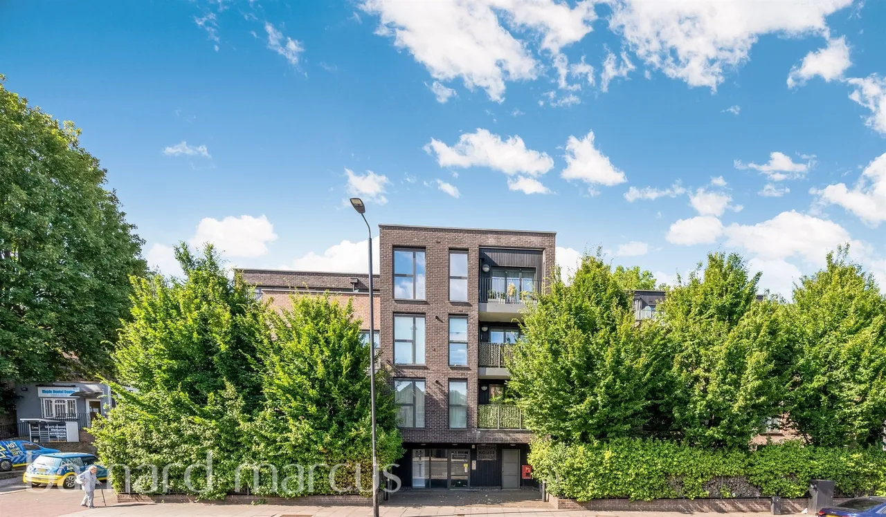 Roehampton Lane, London, SW15, photo 11