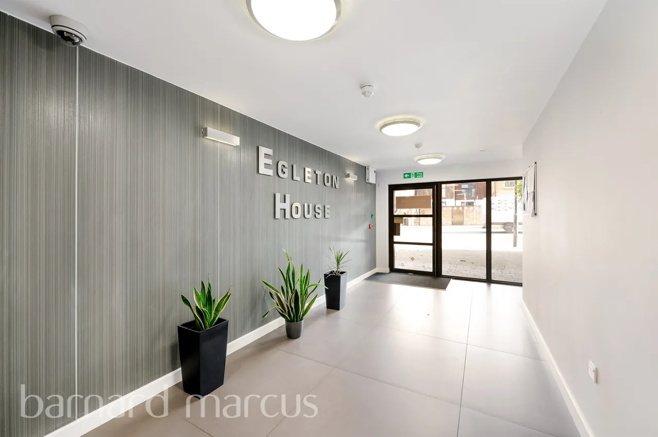 Roehampton Lane, London, SW15, photo 12