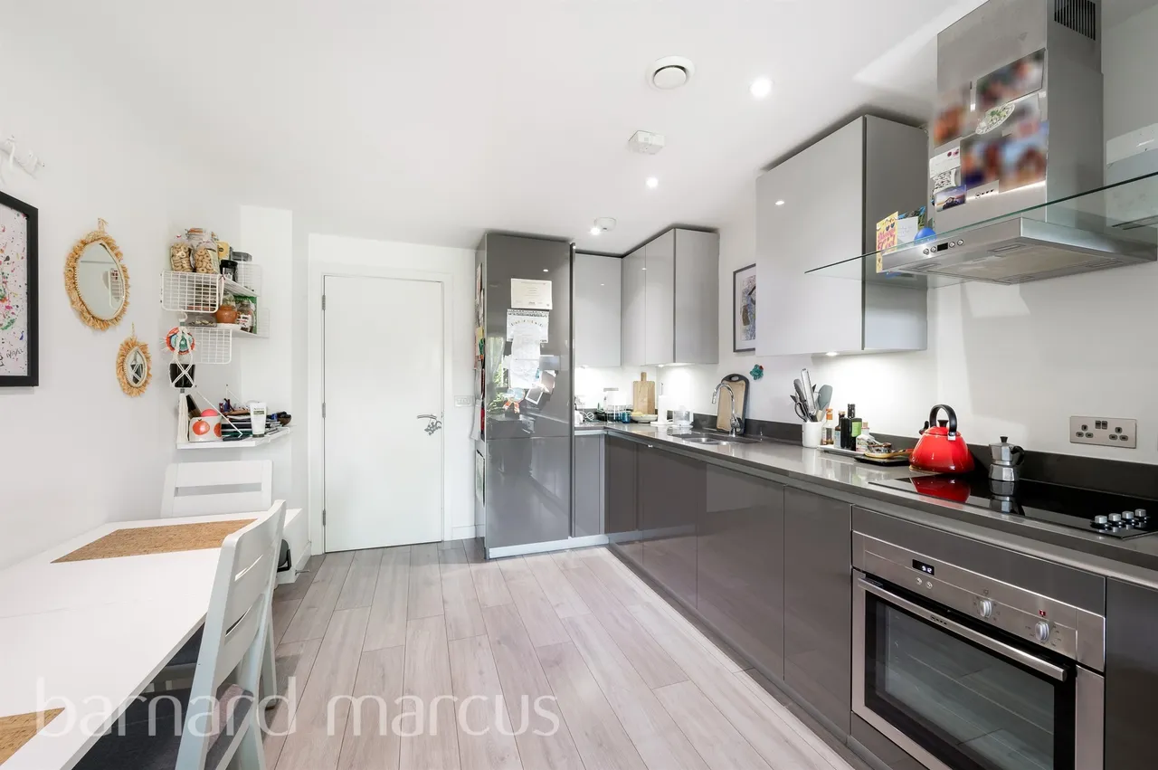 Roehampton Lane, London, SW15, photo 7