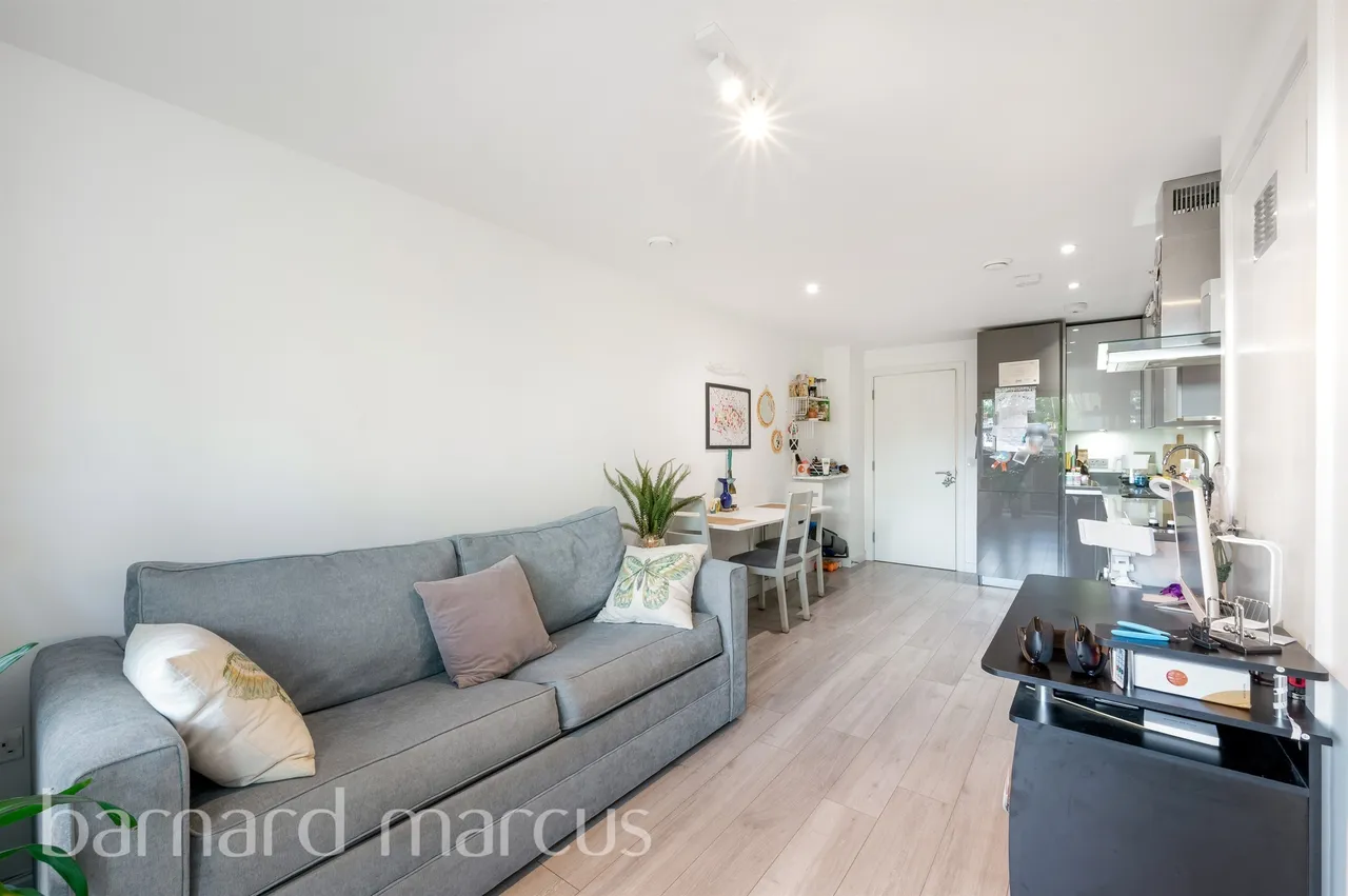 Roehampton Lane, London, SW15, photo 9