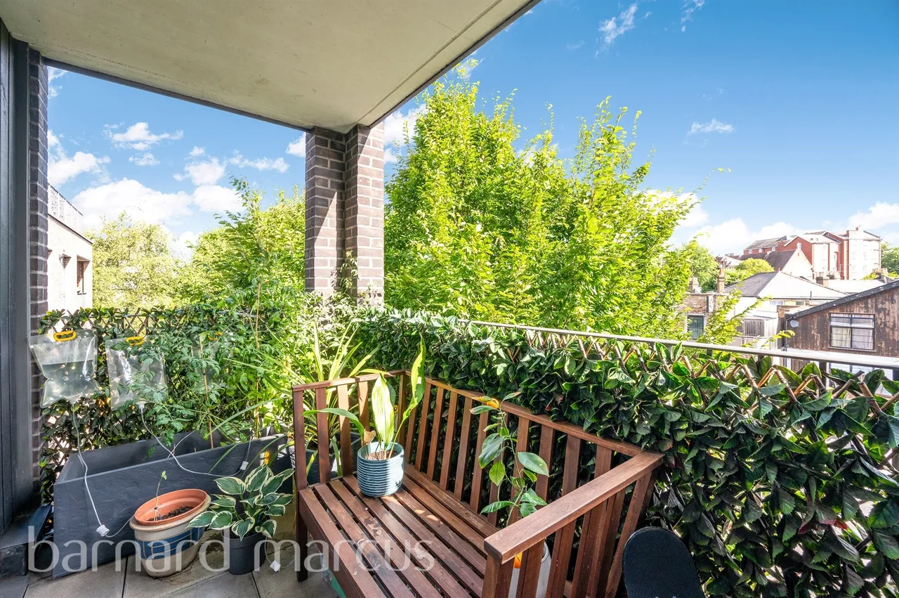 Roehampton Lane, London, SW15, photo 4