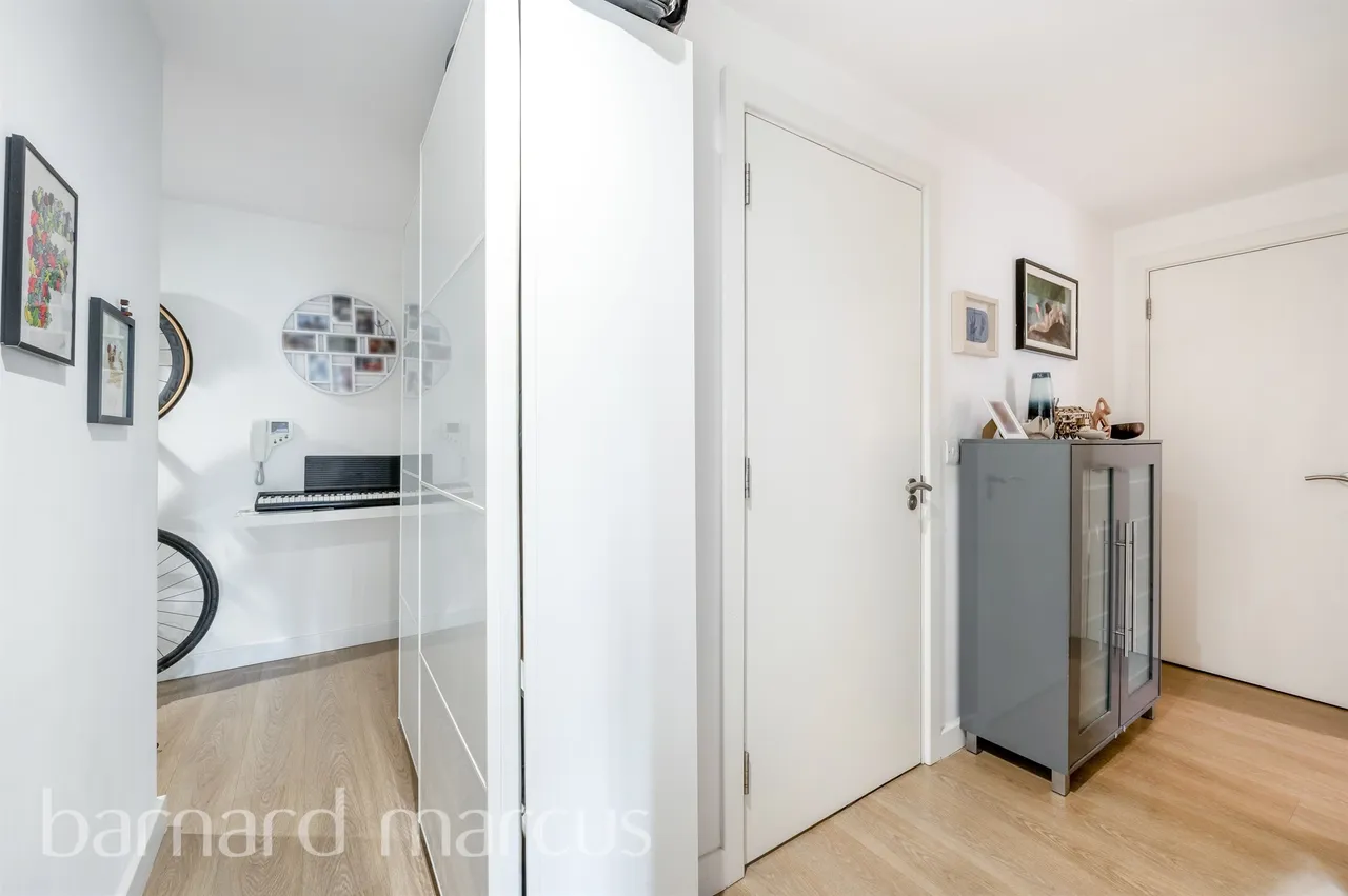 Roehampton Lane, London, SW15, photo 8