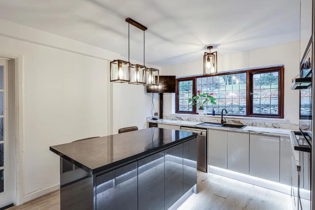 Selsdon Road, South Croydon, photo 2
