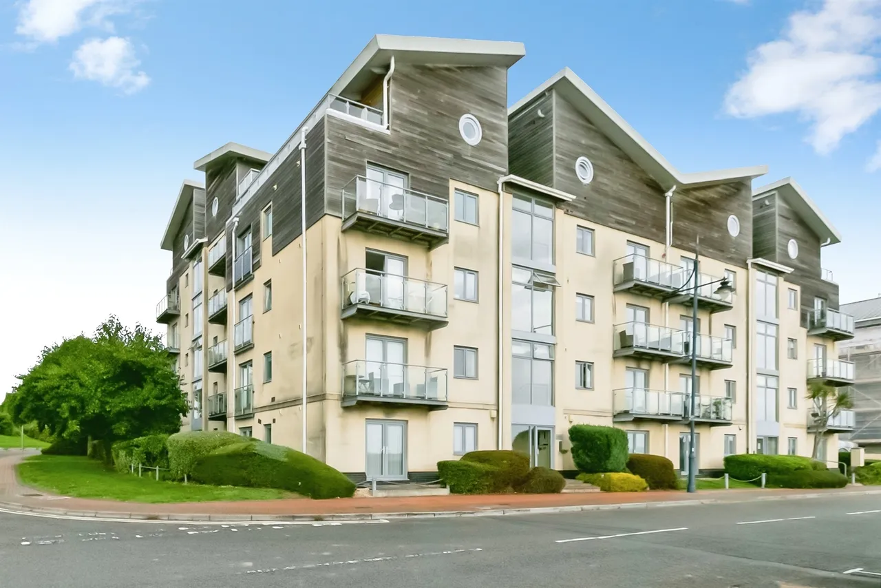 2 bed flat for sale, Glanfa Dafydd, Barry, CF63