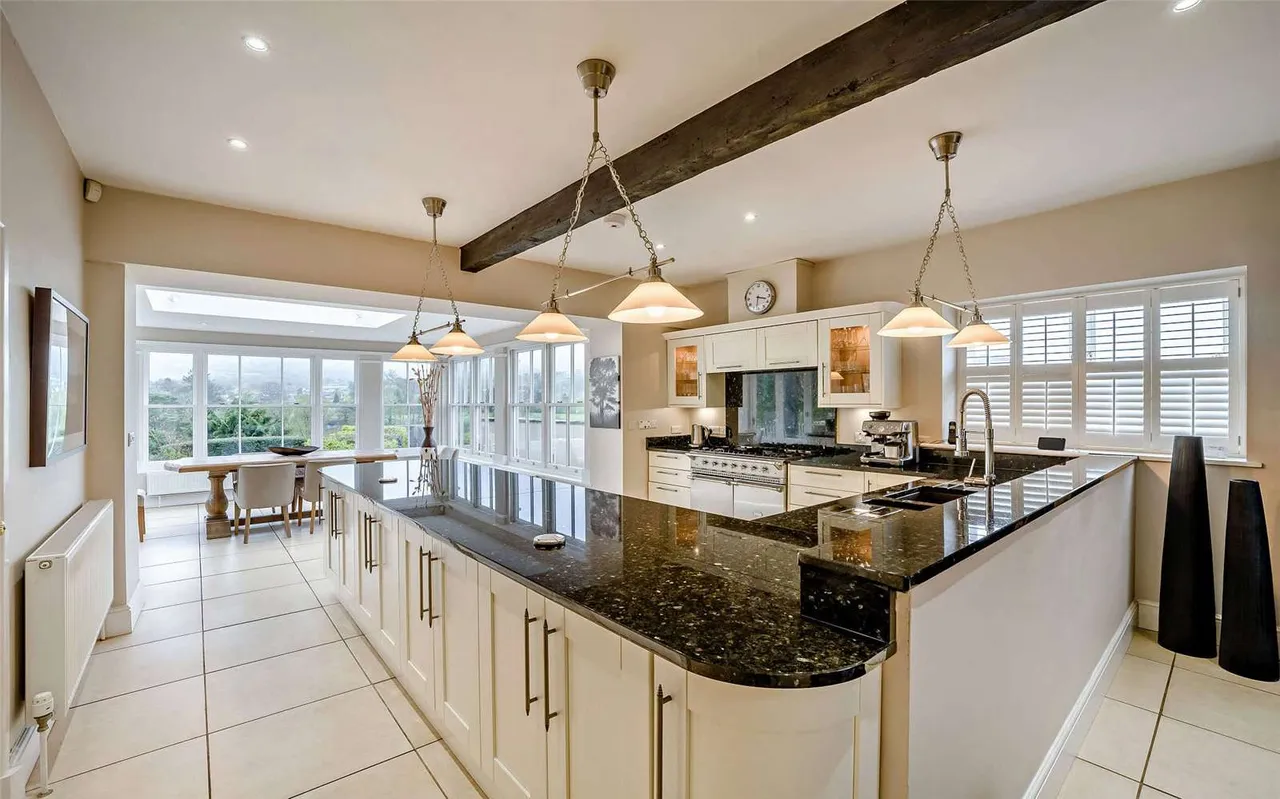 Bridge Street, Crickhowell, Powys, NP8 1AR, photo 4