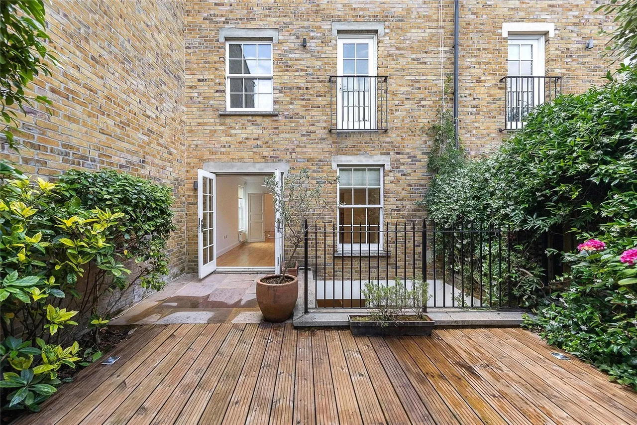 Sadlers Gate Mews, Commondale, SW15, photo 4