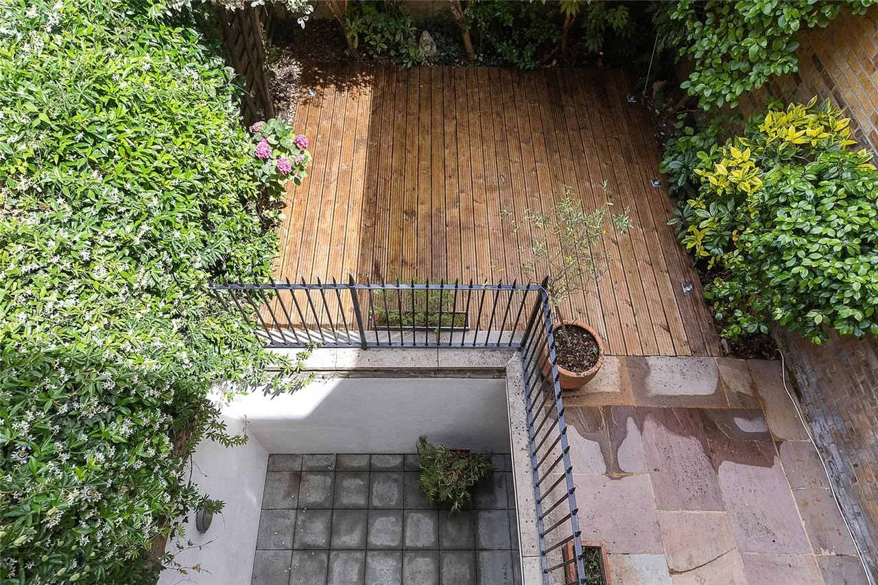Sadlers Gate Mews, Commondale, SW15, photo 12