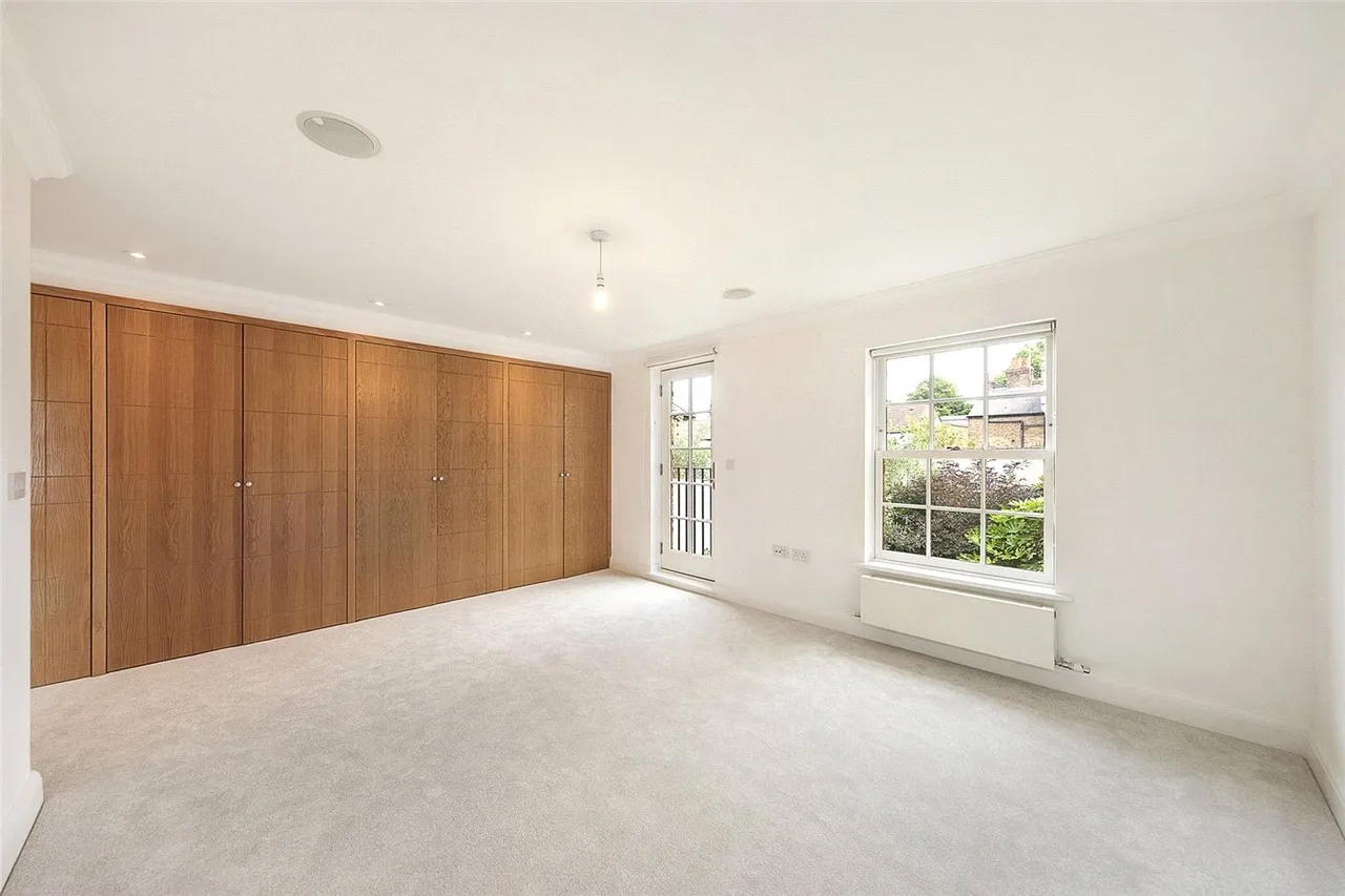 Sadlers Gate Mews, Commondale, SW15, photo 5
