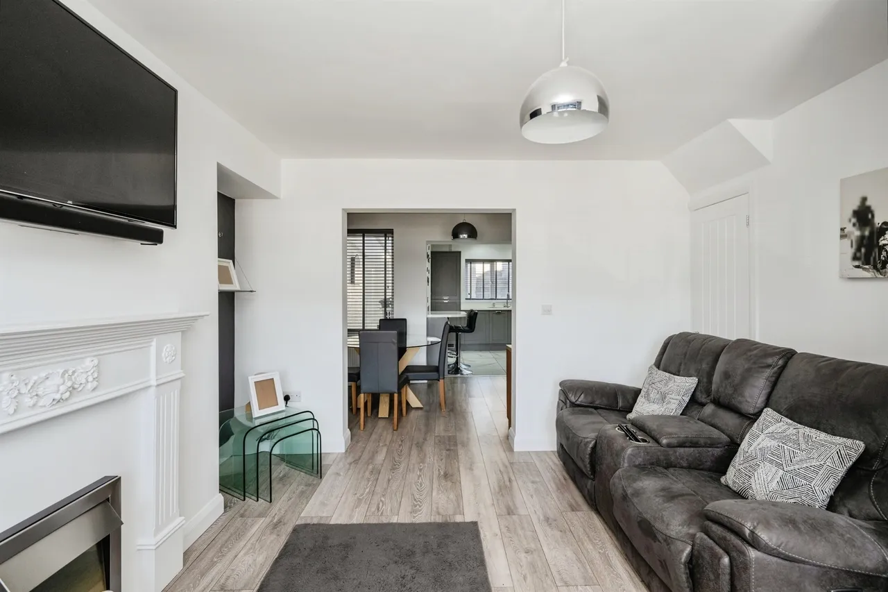 Neath Road, Swansea, SA6, photo 7