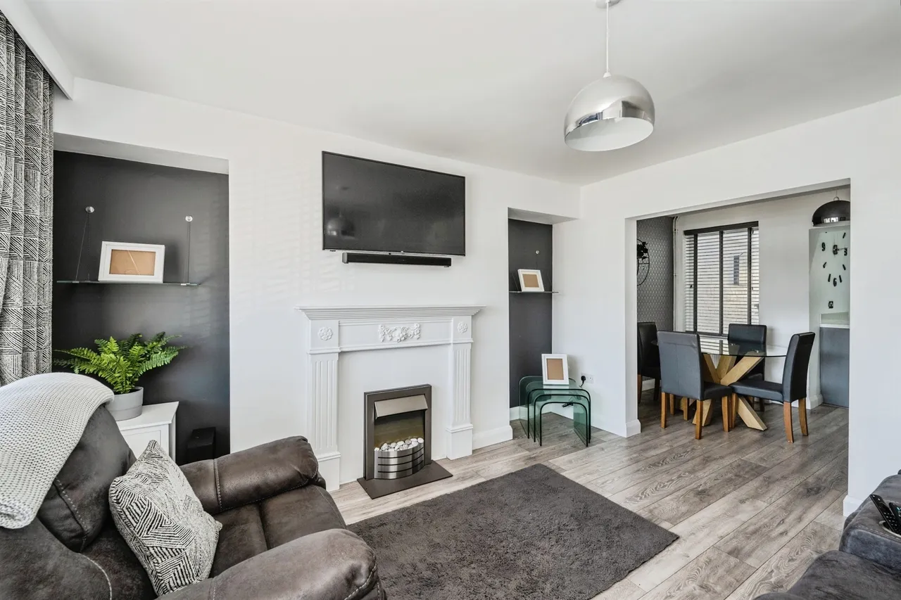 Neath Road, Swansea, SA6, photo 4