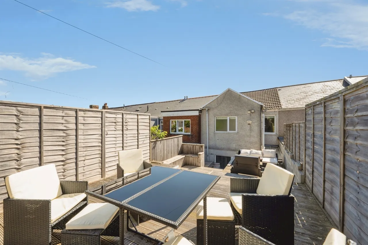 Neath Road, Swansea, SA6, photo 15