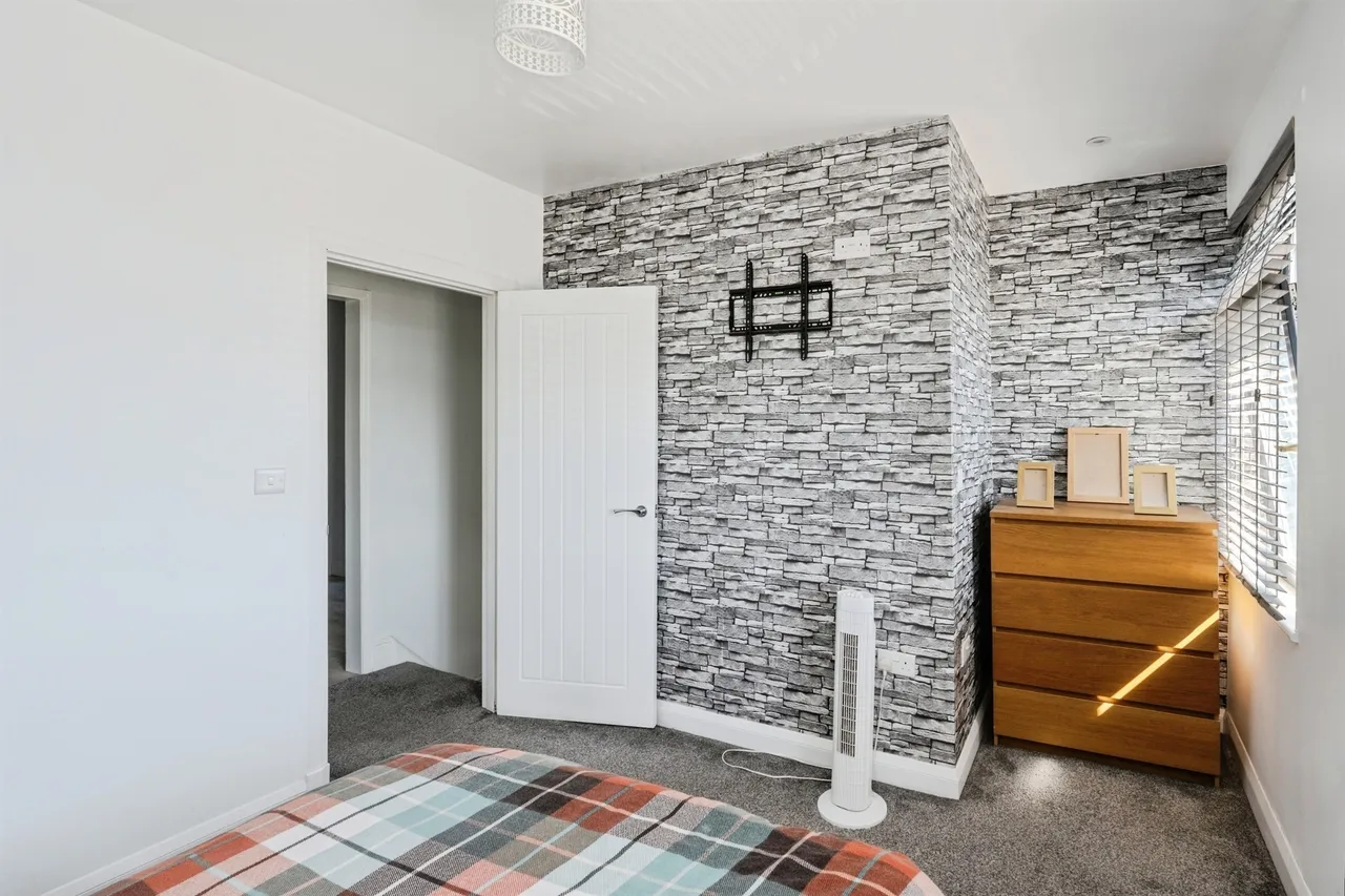 Neath Road, Swansea, SA6, photo 12