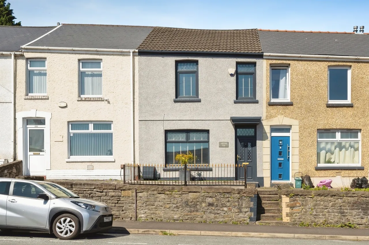 2 bed house for sale, Neath Road, Swansea, SA6