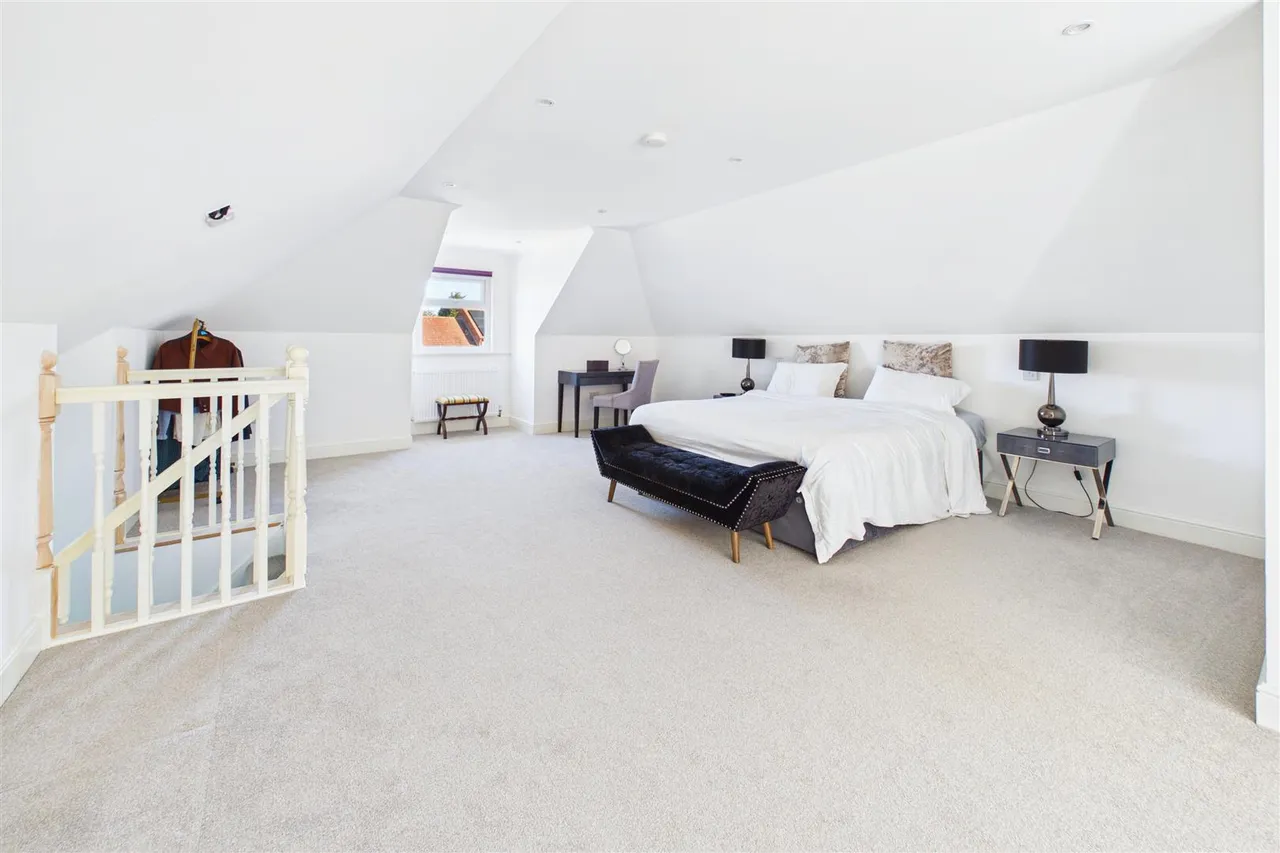 High Road, Roydon, IP22, photo 11