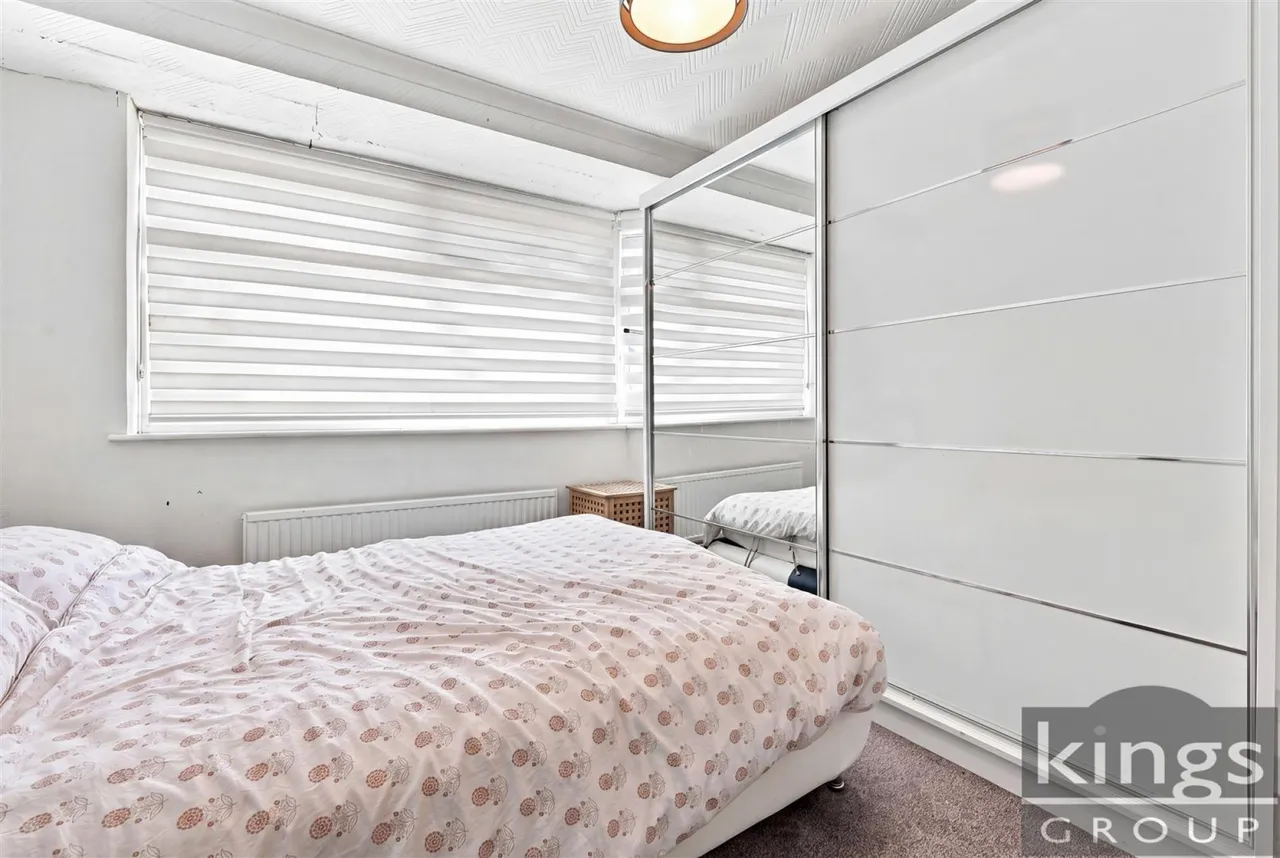 Durants Park Avenue, Enfield, photo 11