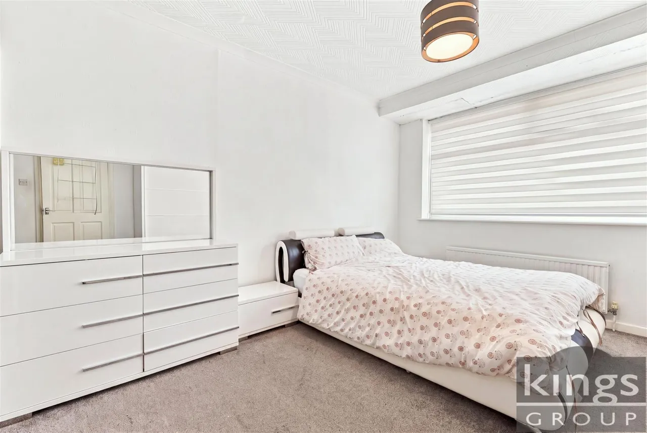 Durants Park Avenue, Enfield, photo 13