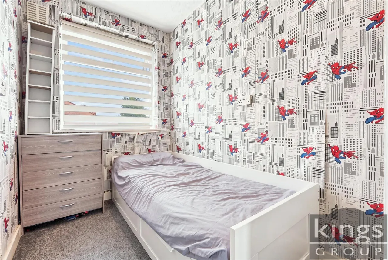 Durants Park Avenue, Enfield, photo 12