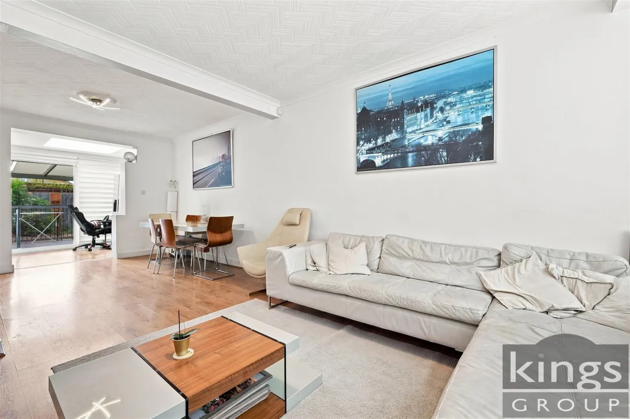 Durants Park Avenue, Enfield, photo 4