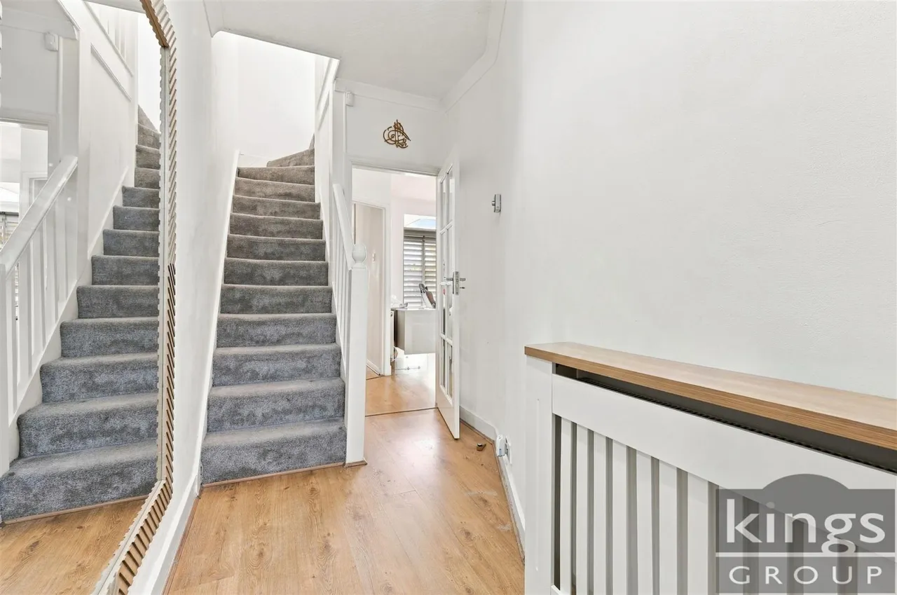 Durants Park Avenue, Enfield, photo 3