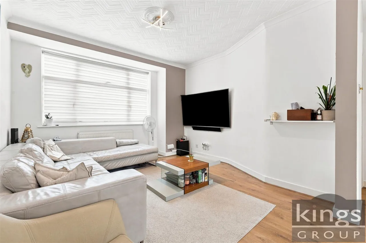 Durants Park Avenue, Enfield, photo 6