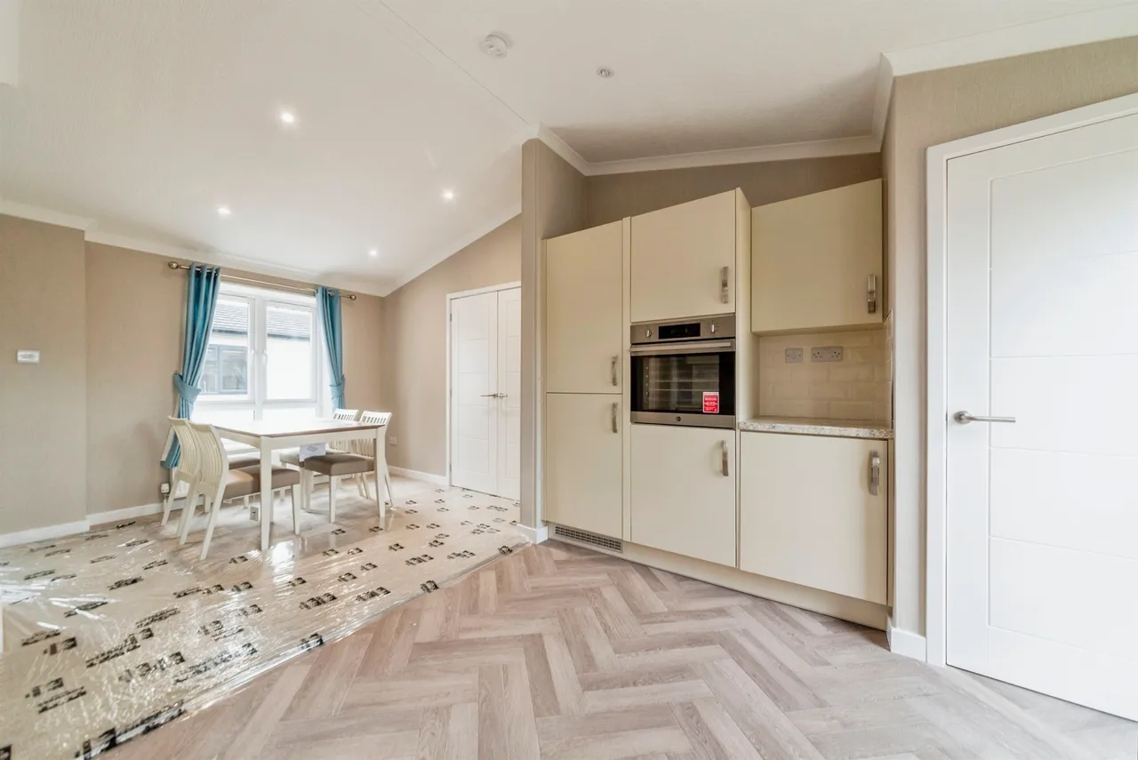 Cliff Lane, Marston, NG32, photo 10