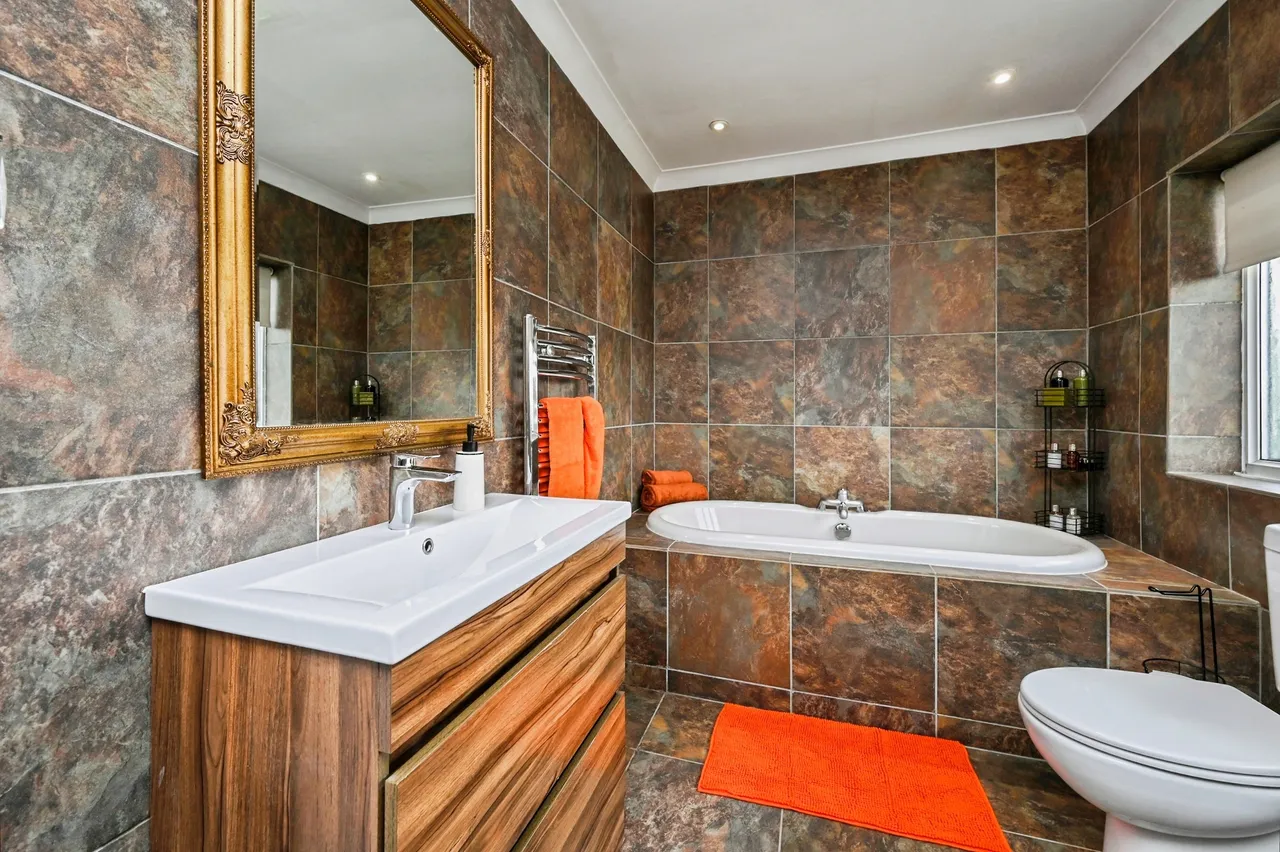 Rooley Avenue, Sutton-In-Ashfield, NG17, photo 13