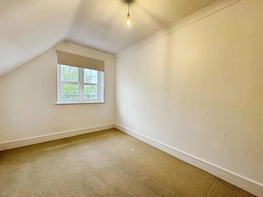 West Wycombe Road, High Wycombe, HP12, photo 6