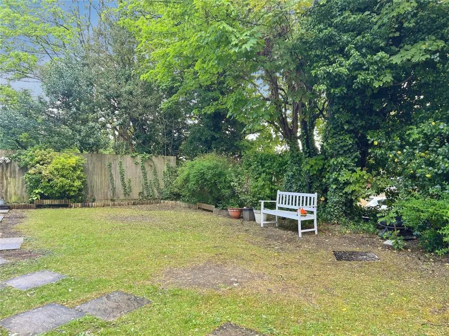 West Wycombe Road, High Wycombe, HP12, photo 8