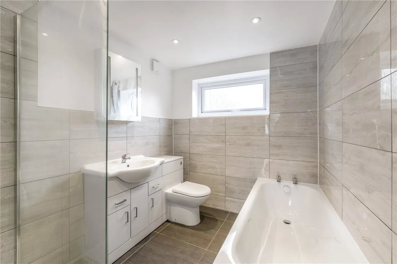 Fulwell Road, Teddington, TW11 0RQ, photo 11
