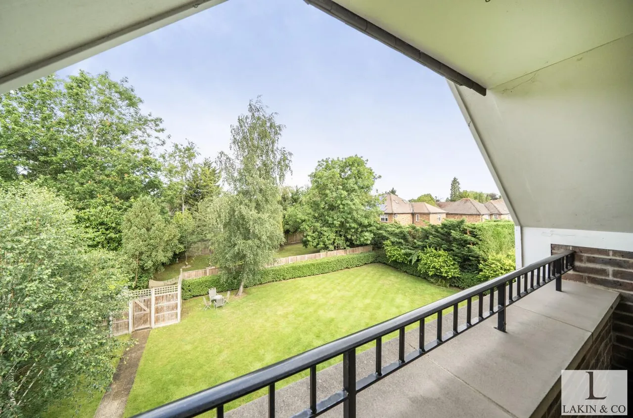 Long Lane, Ickenham, UB10 8SZ, photo 4