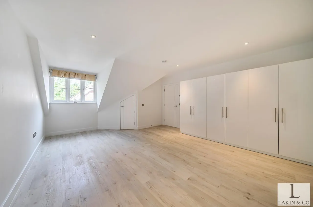 Long Lane, Ickenham, UB10 8SZ, photo 7
