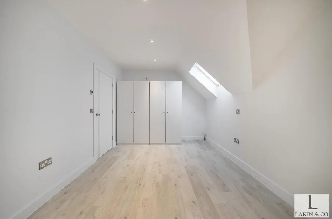Long Lane, Ickenham, UB10 8SZ, photo 12