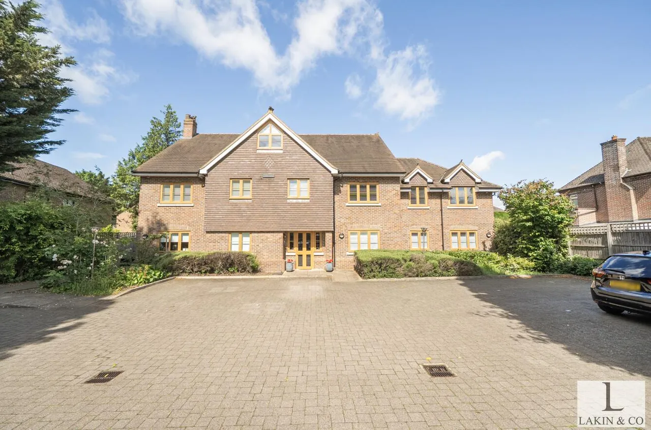 Long Lane, Ickenham, UB10 8SZ, photo 23