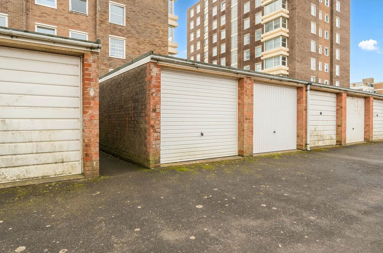 West Parade, Worthing, BN11, photo 13
