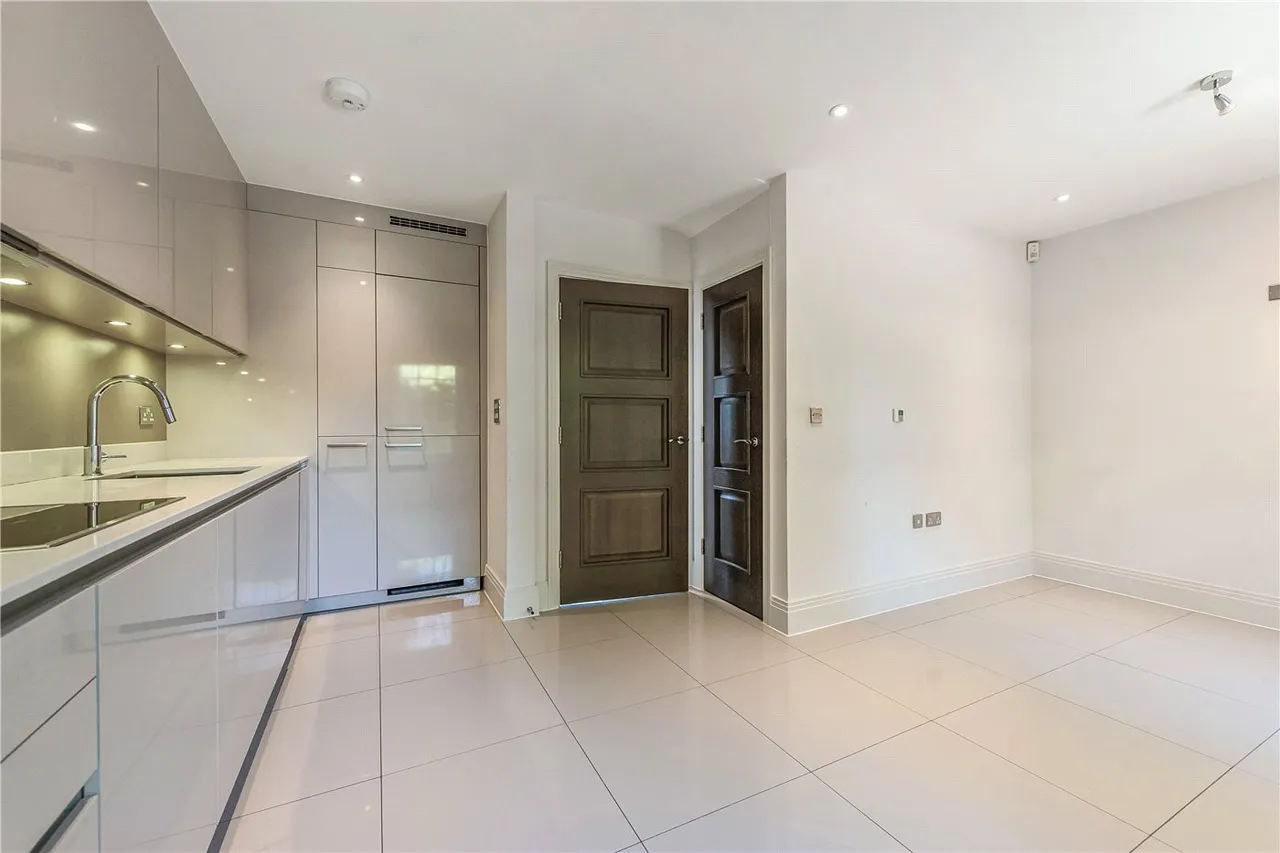 Elizabeth Place, Winchester, SO22, photo 7