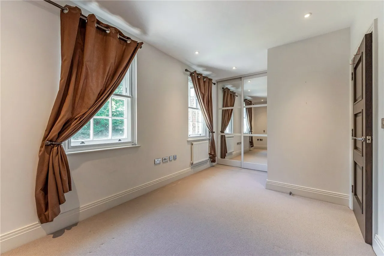 Elizabeth Place, Winchester, SO22, photo 8