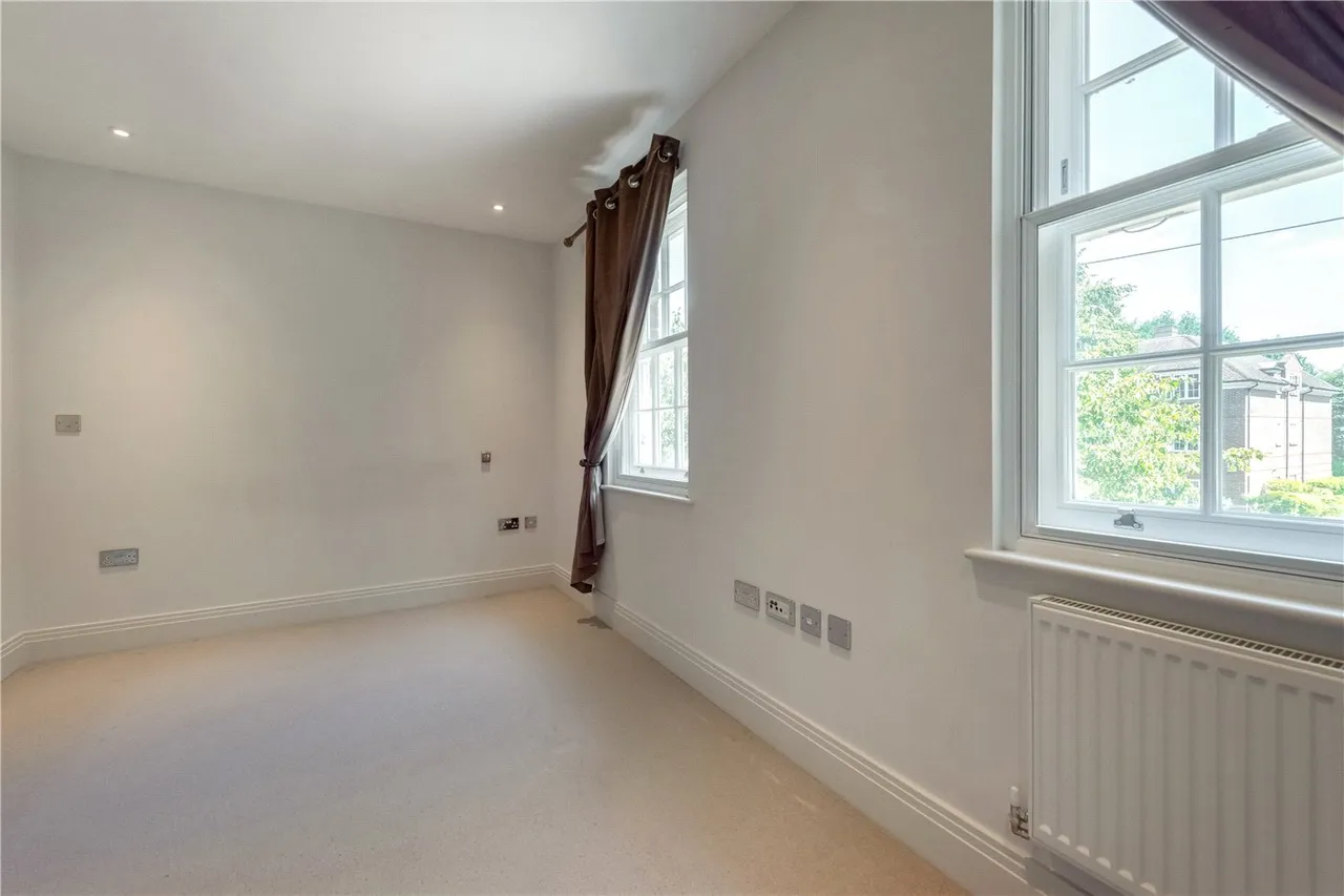 Elizabeth Place, Winchester, SO22, photo 13